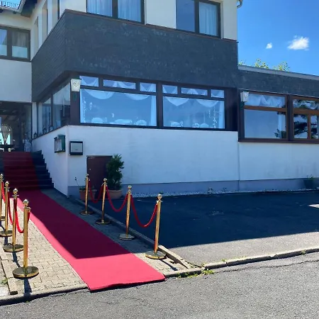 Eifel Haus West Hotel