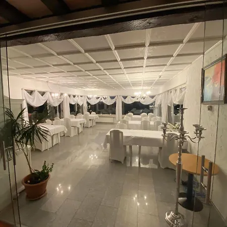 Hotell Eifel Haus West Kall