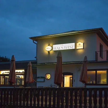 Eifel Haus West Hotell 3*