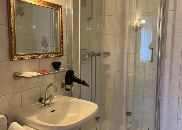 Eifel Haus West Hotel