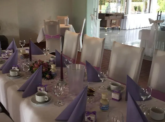 Eifel Haus West Hotel